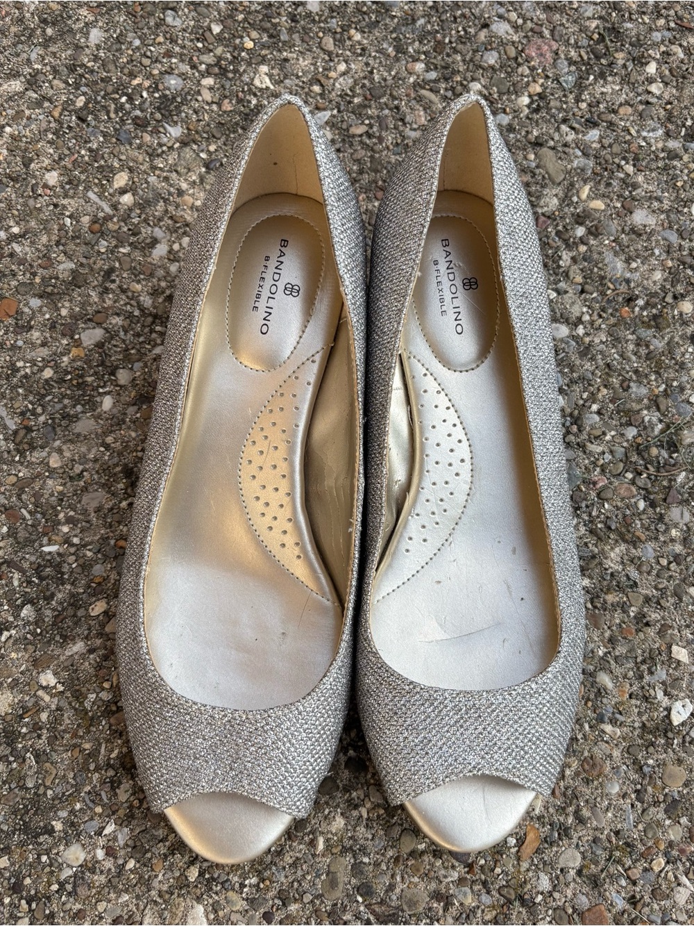Bandolino CassandraPeep-Toe Wedge Silver Sparkle Glamour Pump Heel Size 9.5